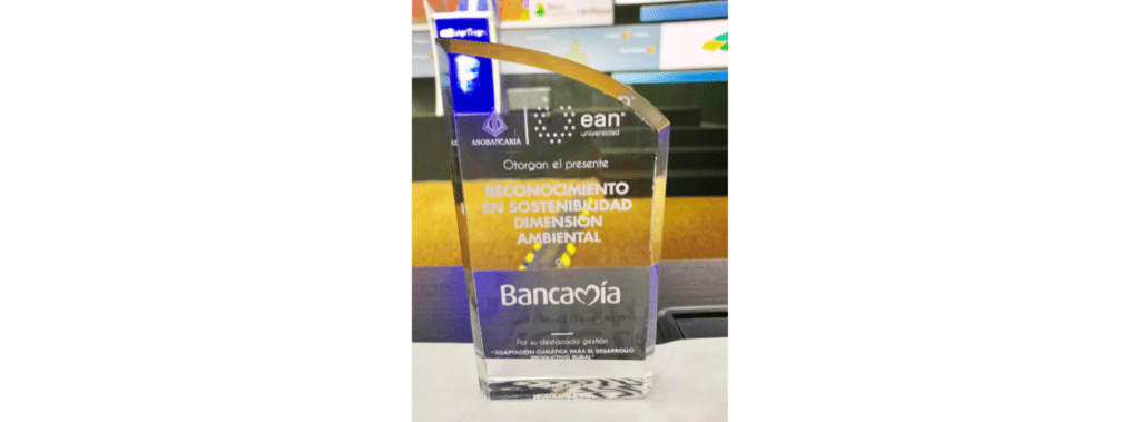 Asobancaria entrega premio a Bancamía